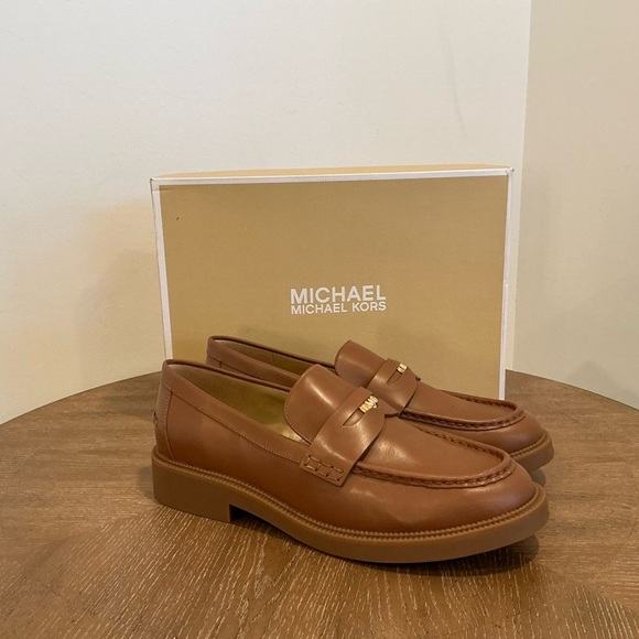 MICHAEL KORS Eden Leather Loafer. - Picture 5 of 6